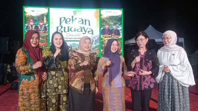 Tutup Pekan Budaya, Hesti Ajak Generasi Muda Gali Kembali Jati Diri Bangsa